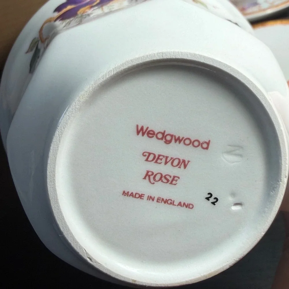 Wedgwood Devon Rose Tea Cup and Saucer Set of 4 Vintage Fine Bone China England